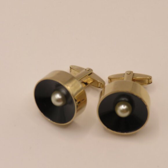 Sarah Coventry Gold Tone Cuff links with Faux Pearl - Picture 2 of 8